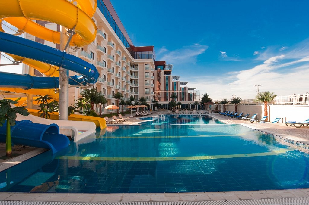 Elegance Resort Hotel